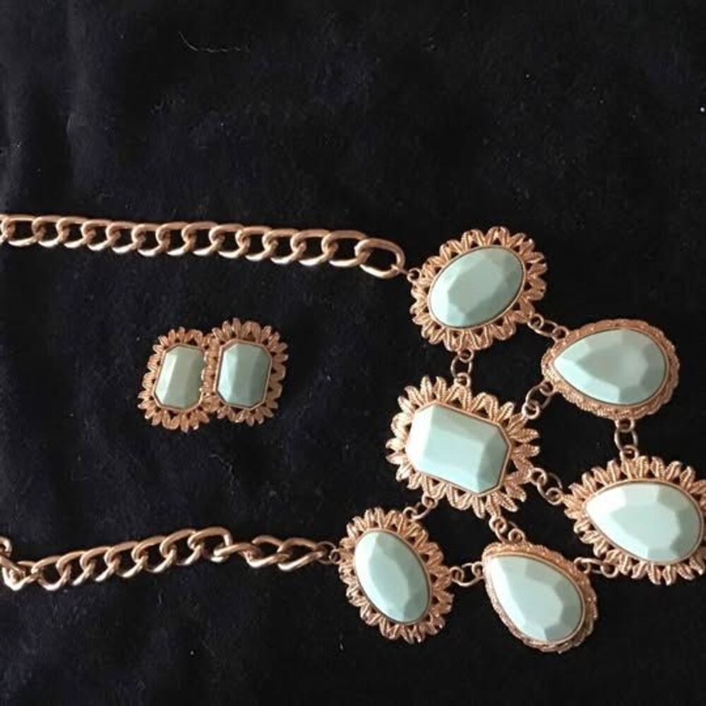 Gold-Tone Mint Green Statement Necklace and Earring Set Vintage